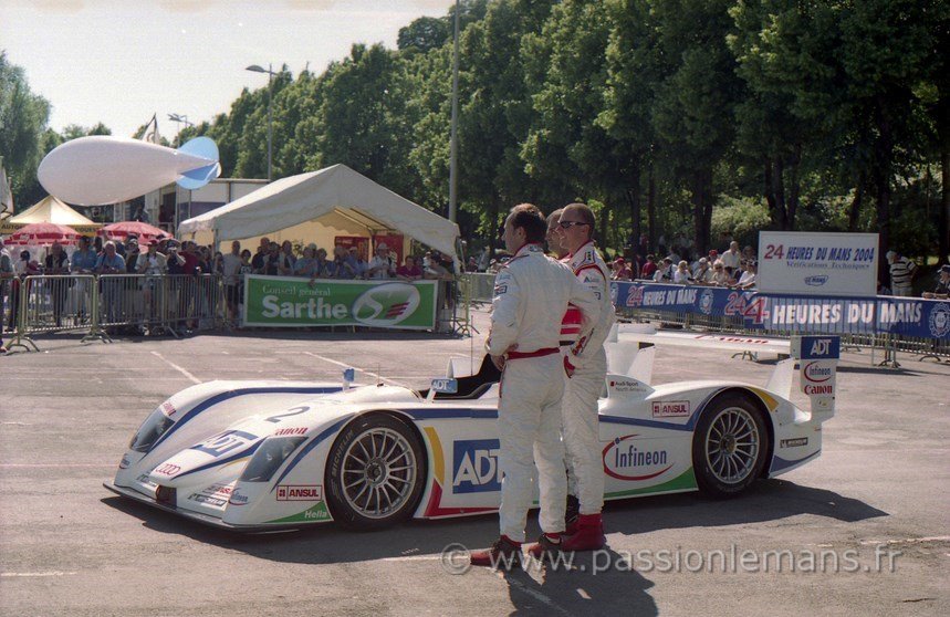 Audi R8 n°2 Champion